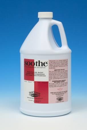 ShowSeason Soothe 3% Chlorhexidine Pet Shampoo  1 Gallon