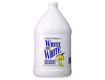 Chris Christensen White on White Shampoo Gallon