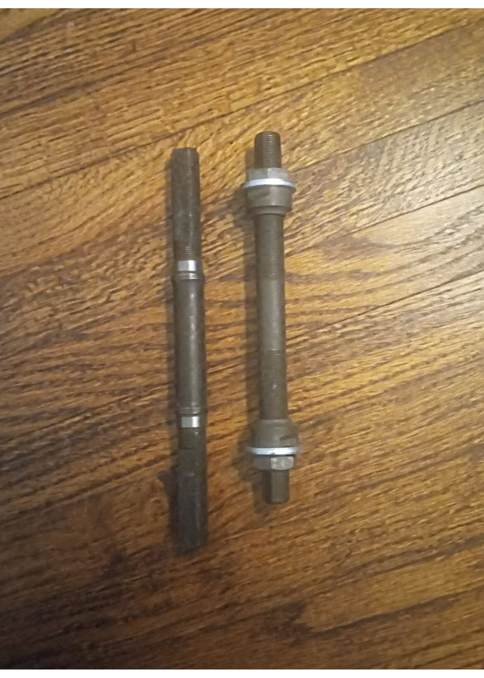 P&A P&A Skinny Axle-No Nuts