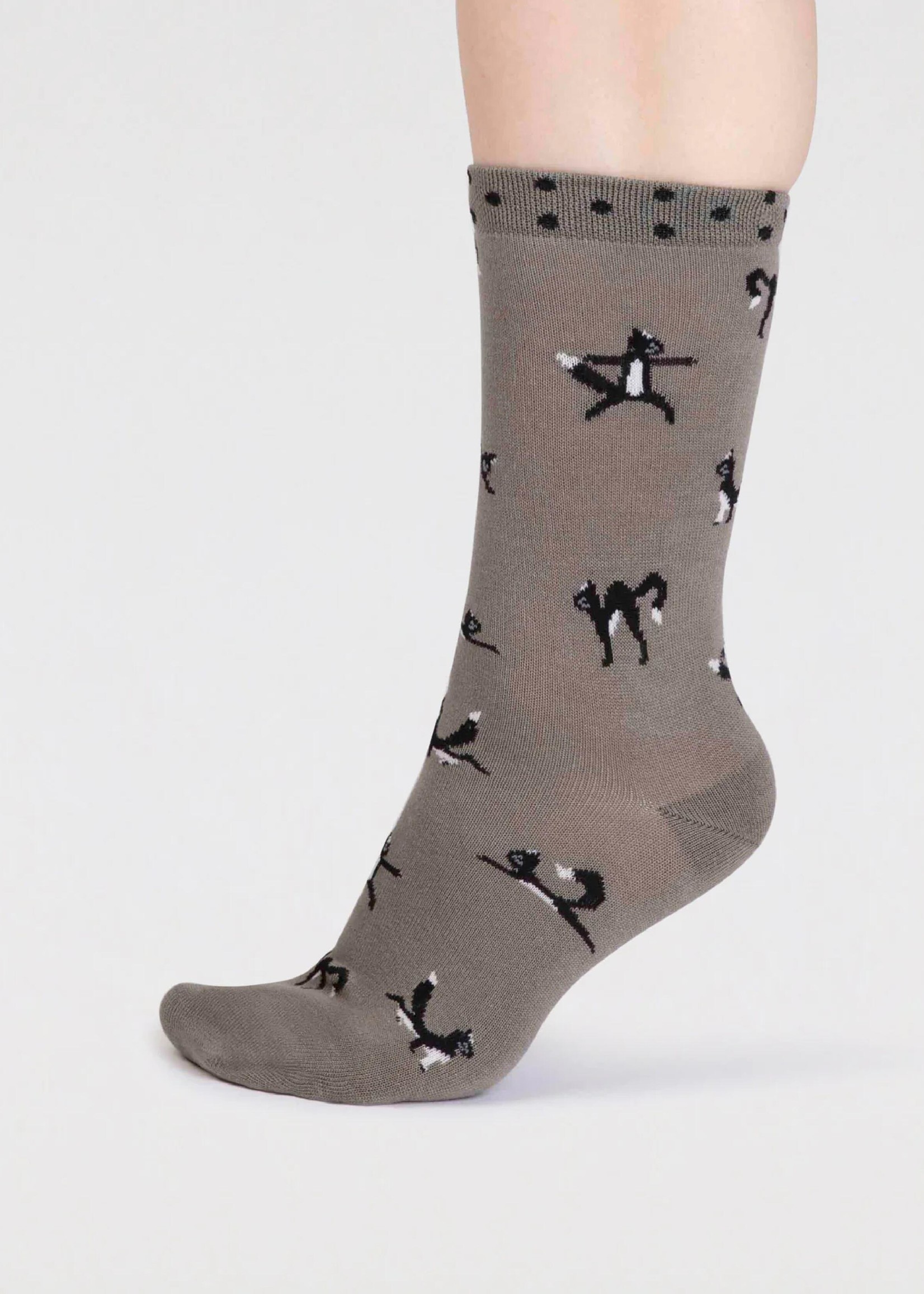 Thought Thought chai cat socks SPW836
