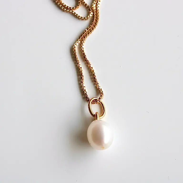 Lolo Lolo Petite pearl necklace NG-PTPLR