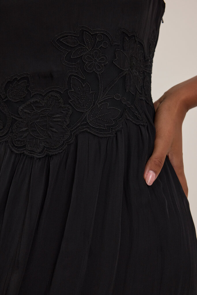 Velvet Velvet Bianca viscose lace dress