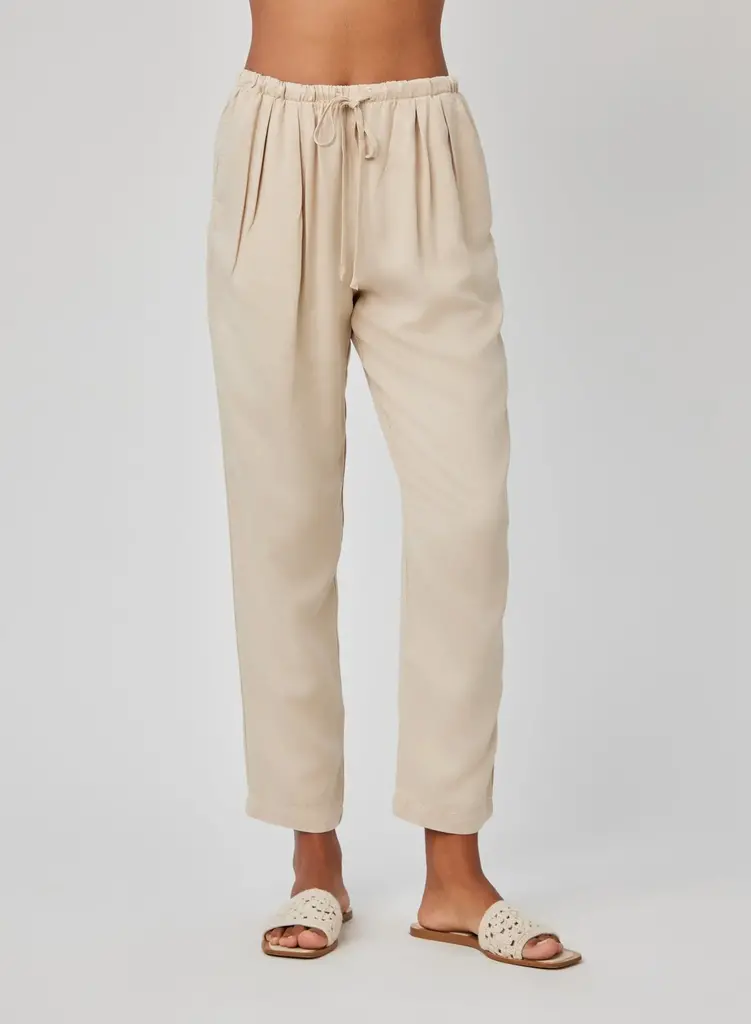 Bella Dahl Bella Dahl Lina pleated trouser B3974-H44-302