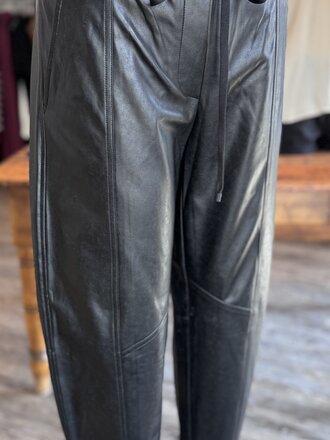 Cambio Cambio Eden faux leather jogger 63010408