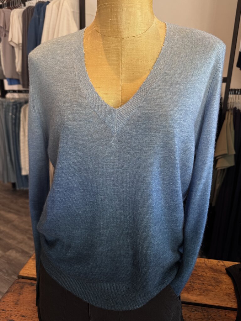 Autumn Cashmere Autumn Cashmere Ombre print  distressed edge v neck RFC14238