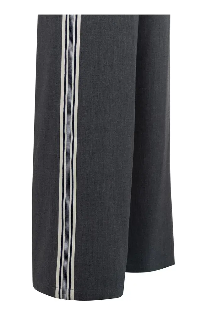 Yaya Yaya Woven wide leg sleeveless jumpsuit w/ side stripe 1341021