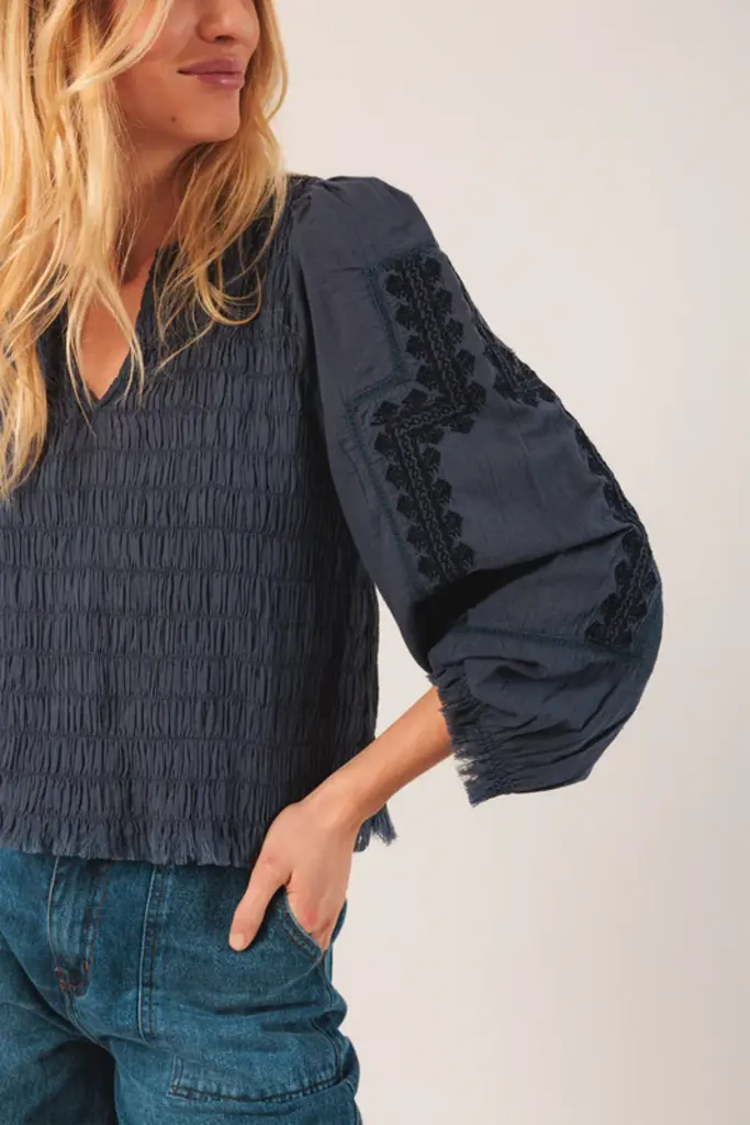 Indi & Cold Indi & Cold Embroidered blouse KI221