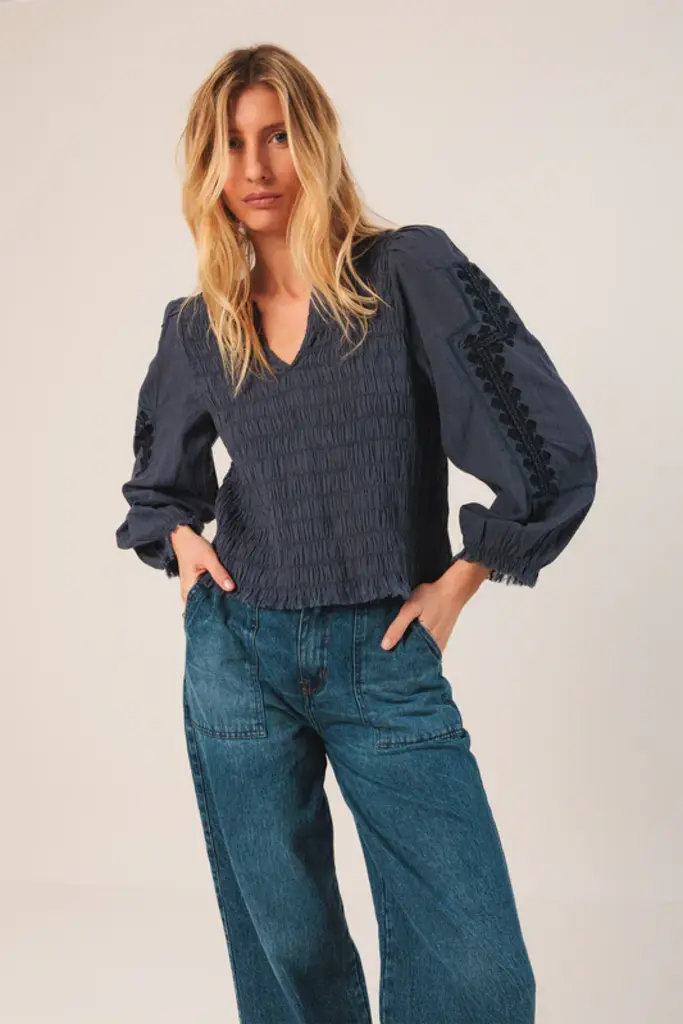 Indi & Cold Indi & Cold Embroidered blouse KI221