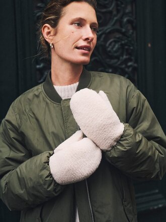 Part Two Saisa mitten