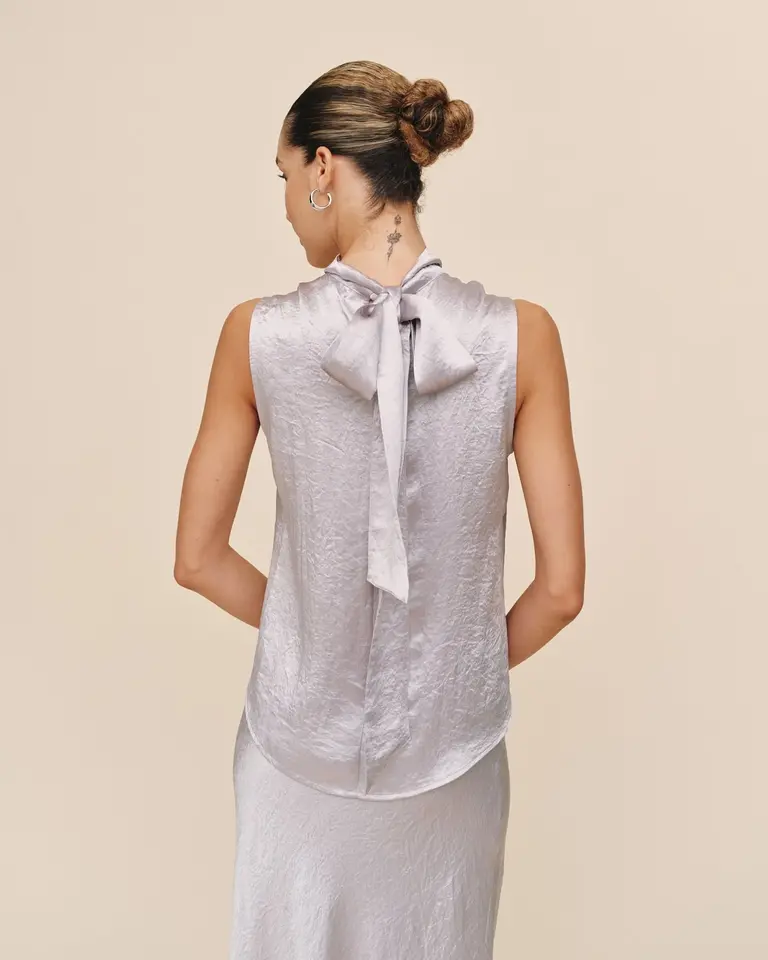 Bella Dahl Bella Dahl Sleeveless scarf neck blouse B2711-J87-304