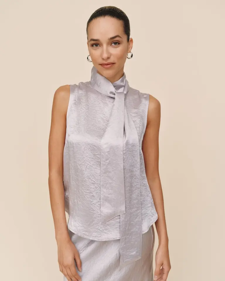 Bella Dahl Bella Dahl Sleeveless scarf neck blouse B2711-J87-304