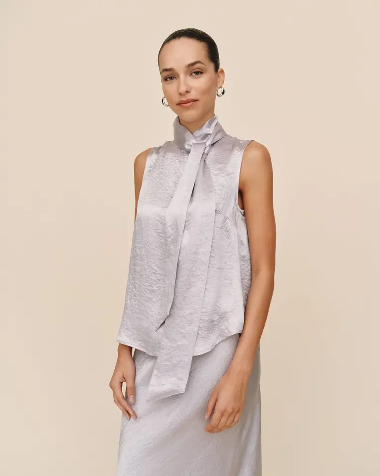 Bella Dahl Bella Dahl Sleeveless scarf neck blouse B2711-J87-304