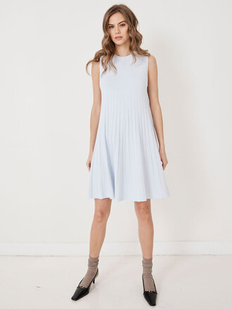 Autumn Cashmere Sleeveless solid pleated crew neck dress