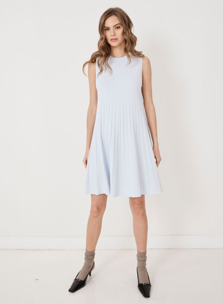 Autumn Cashmere Autumn Cashmere Sleeveless solid pleated crew neck dress PCE14404