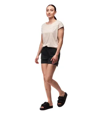 Indyeva Lagana easy short