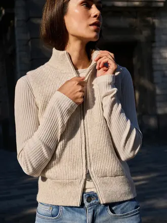 Yaya Knitted sleeveless cardigan w/ zipper