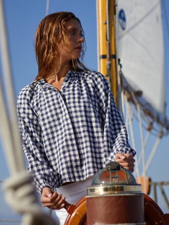 Bella Dahl Long sleeve shirred raglan shirt