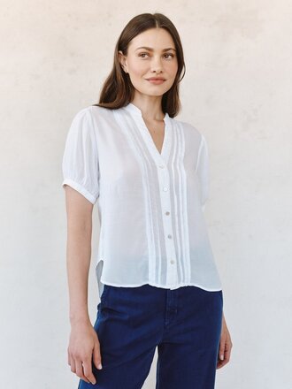 Bella Dahl Short sleeve pintuck shirt