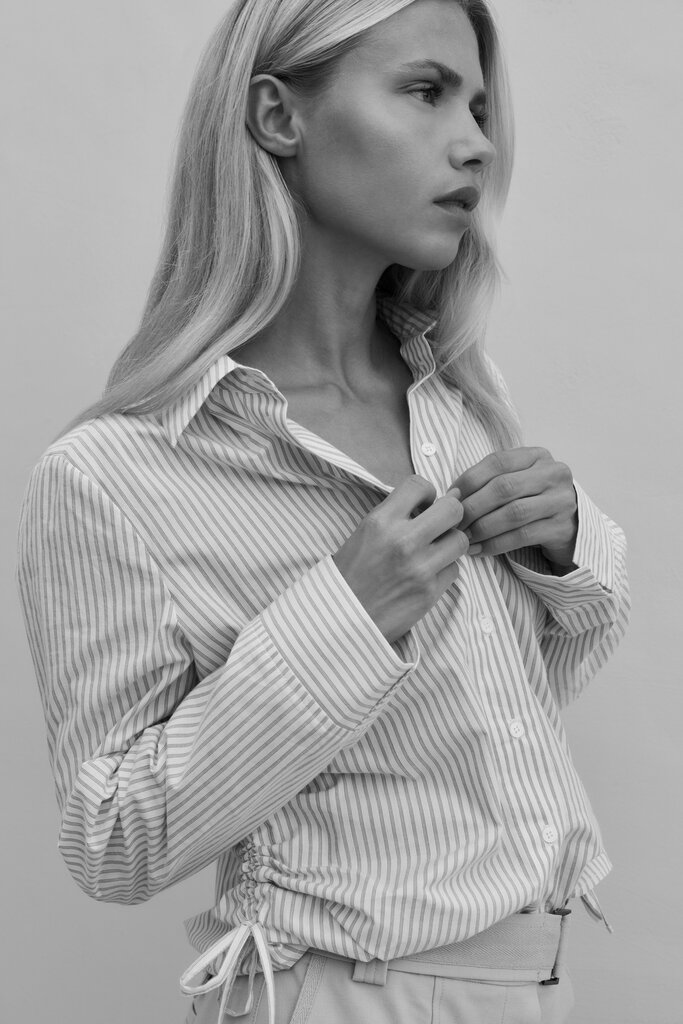 Yaya Fitted blouse w/side drawstring