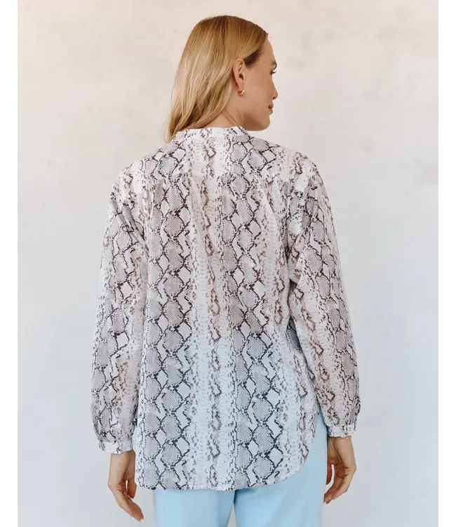 Bella Dahl Shirred mandarin collar shirt