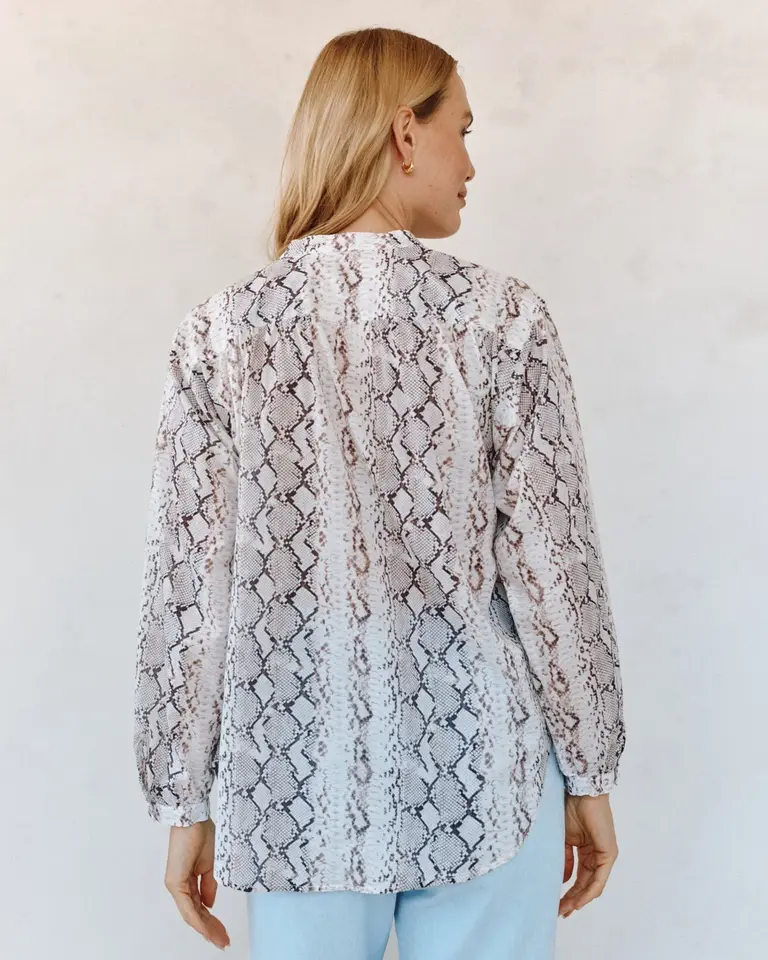 Bella Dahl Bella Dahl Shirred mandarin collar shirt B2132-L04-304