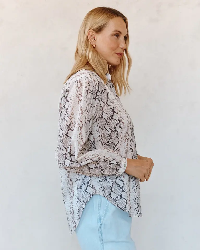 Bella Dahl Bella Dahl Shirred mandarin collar shirt B2132-L04-304