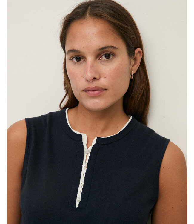 Yerse Henley collar top