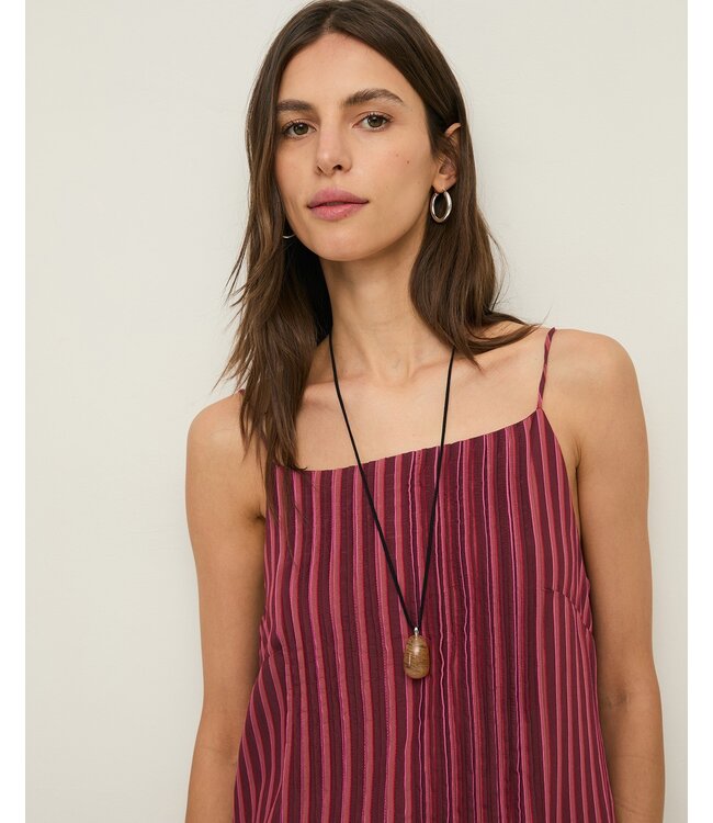 Yerse Strap dress w/straight neckline