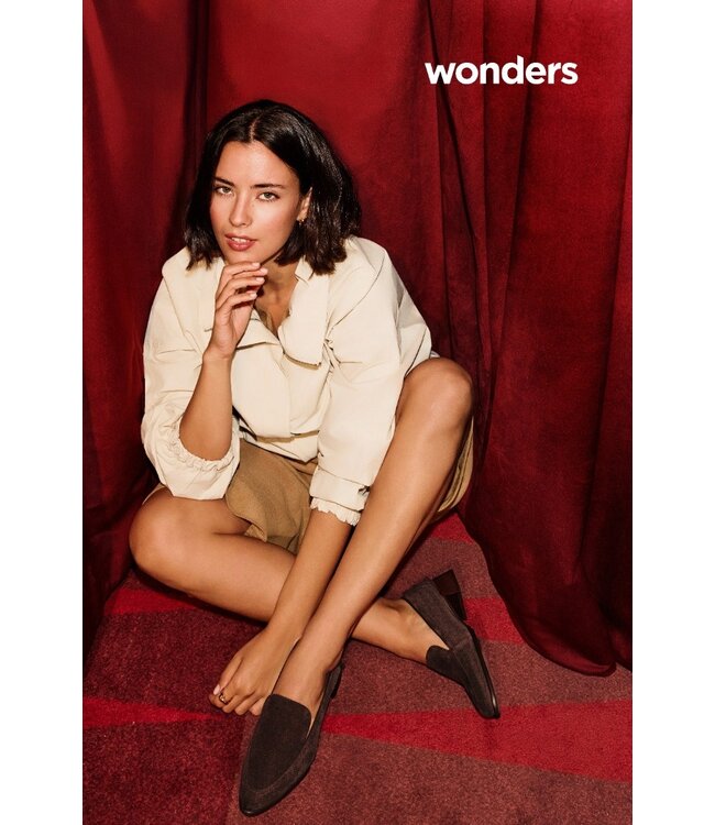 Wonders Suede loafer with point toe
