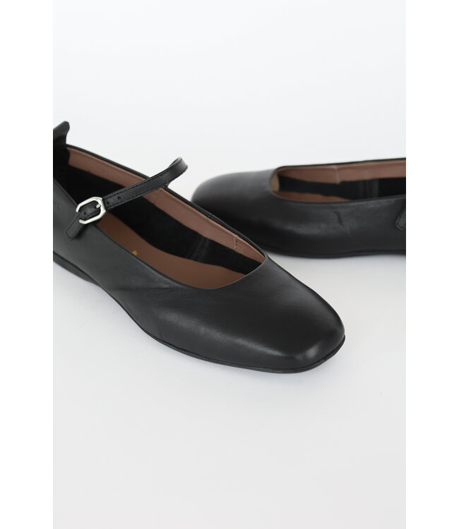 Wonders Updated ballet style shoe