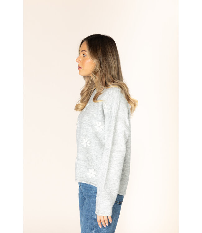 Lyla + Luxe Aiden novelty daisy sweater