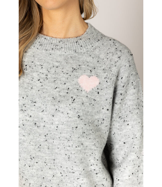 Lyla + Luxe Philippa heart pullover crew