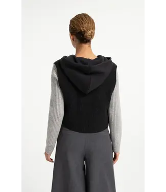 Yaya Sleeveless sweater w/jersey hoodie