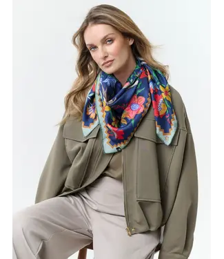 V Fraas Silk square