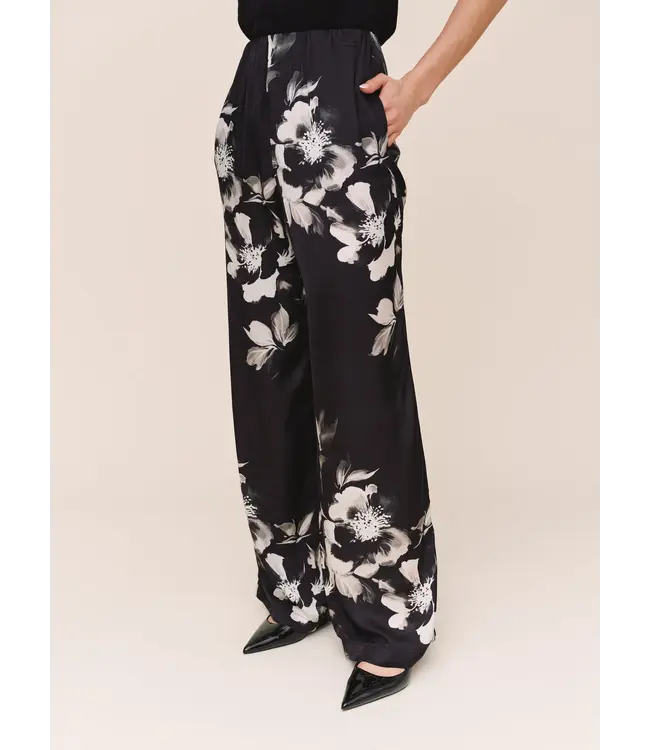 Bella Dahl Clean bias pant