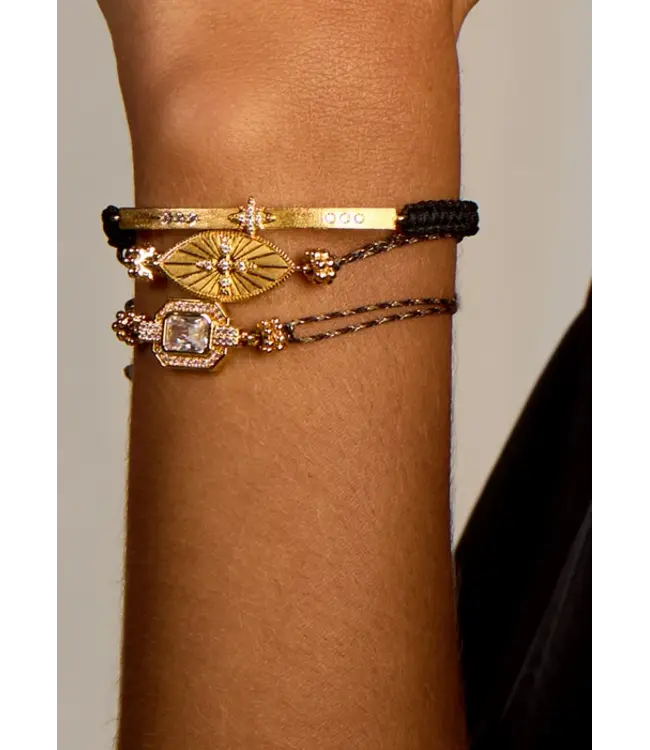Mya Bay Diwali link bracelet