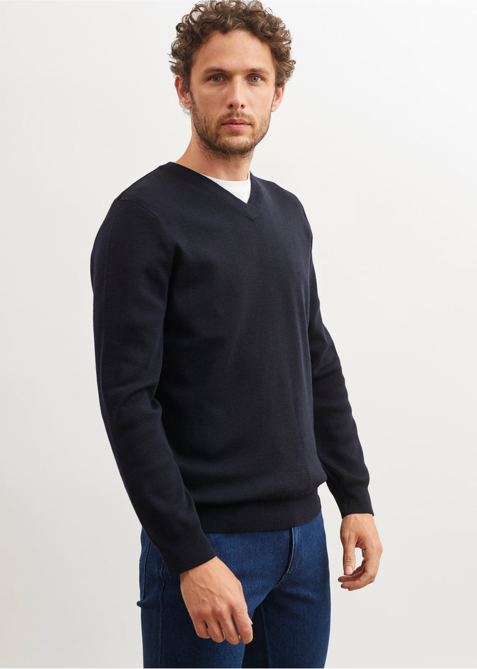 SAINT-JAMES Pull col V Cuirassé en laine douce-Homme