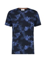 A FISH NAMED FRED Men's T-shirt with leaf print