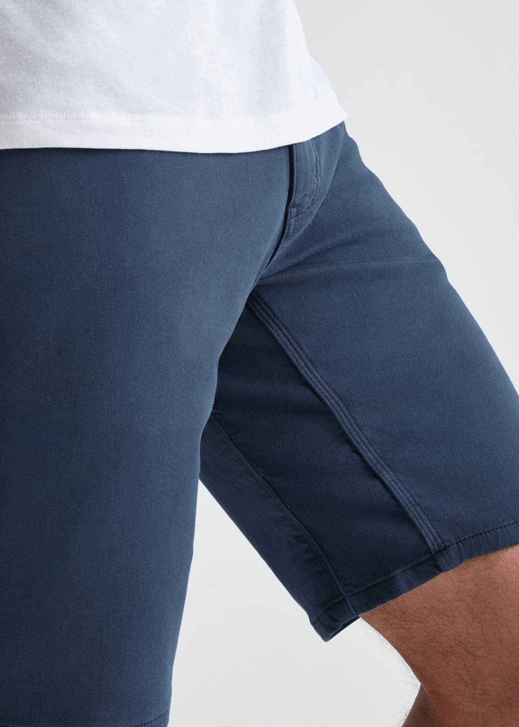 DUER Bermuda extensible coupe ajustée-Atlantique