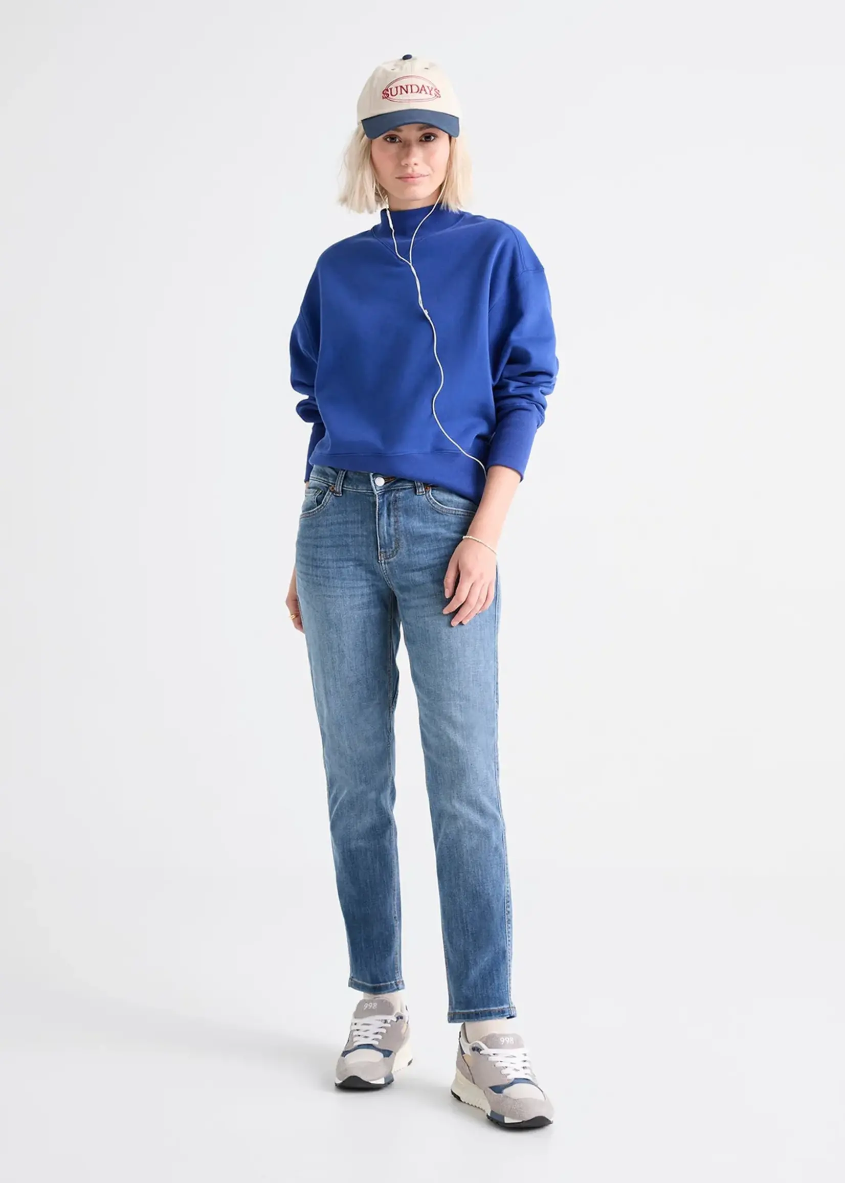 DUER Performance Denim Girlfriend Jean