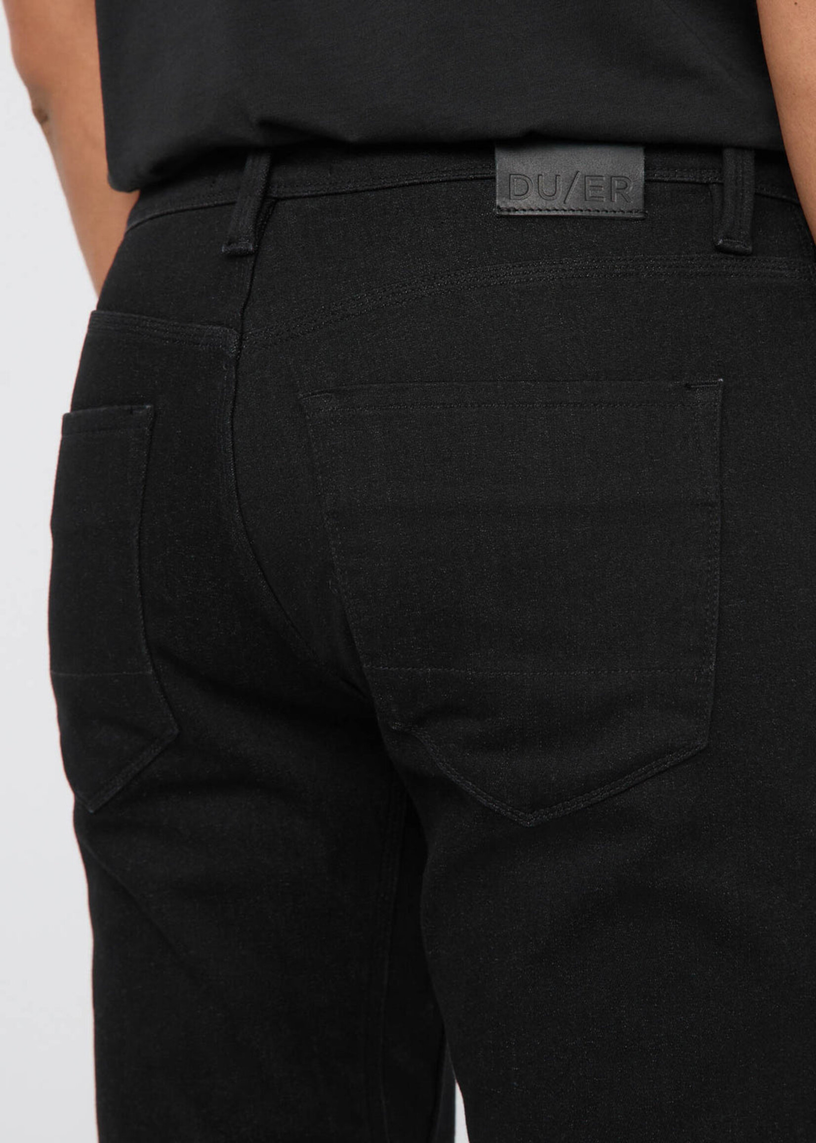 DUER Jeans coupe décontracté fuselée avec doublure feutrée - 2 couleurs disponibles
