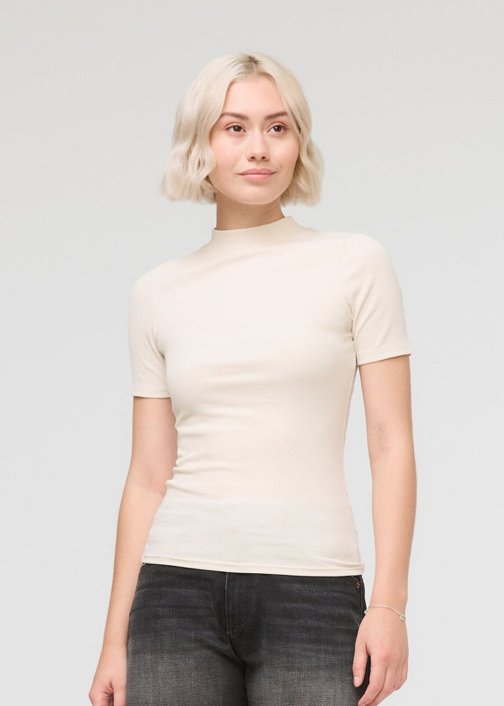 DUER Ribbed Pima Mock Neck Tee