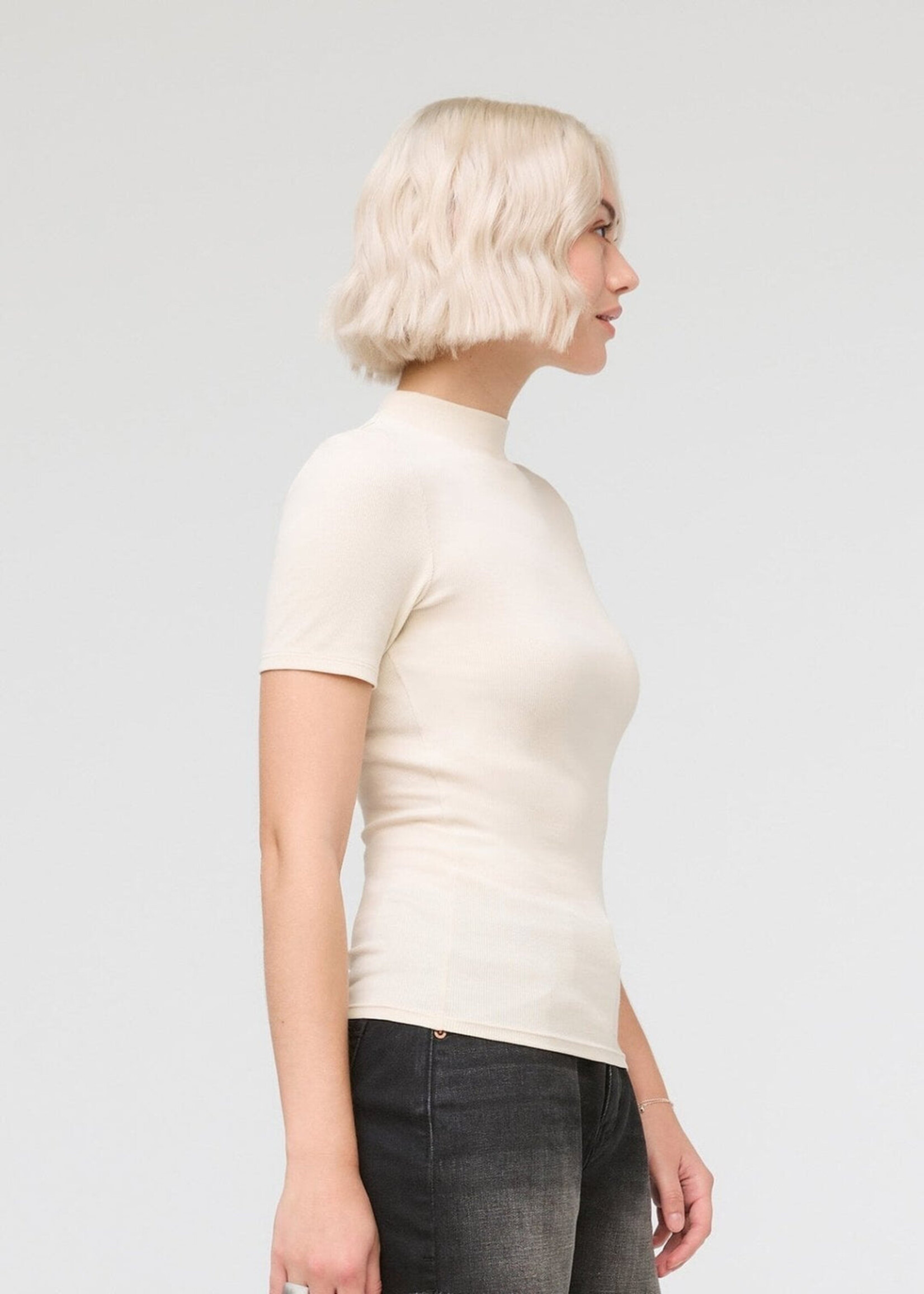DUER Ribbed Pima Mock Neck Tee