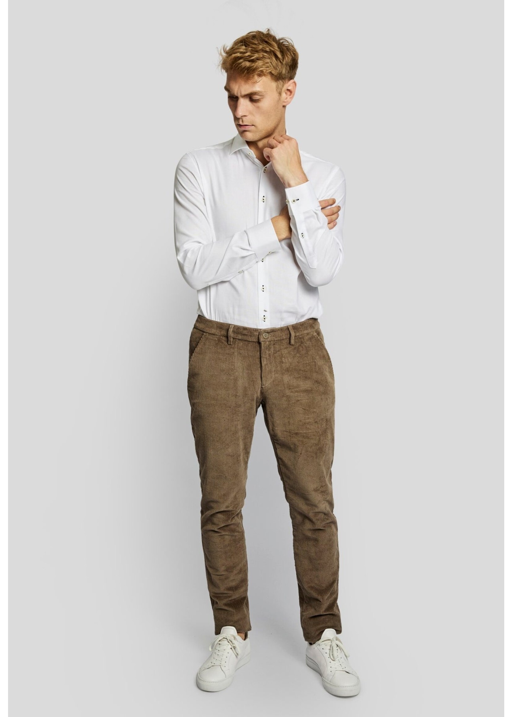 BRUUN & STENGADE Pantalon en velours cordé de coton sans pli pour homme-Taupe