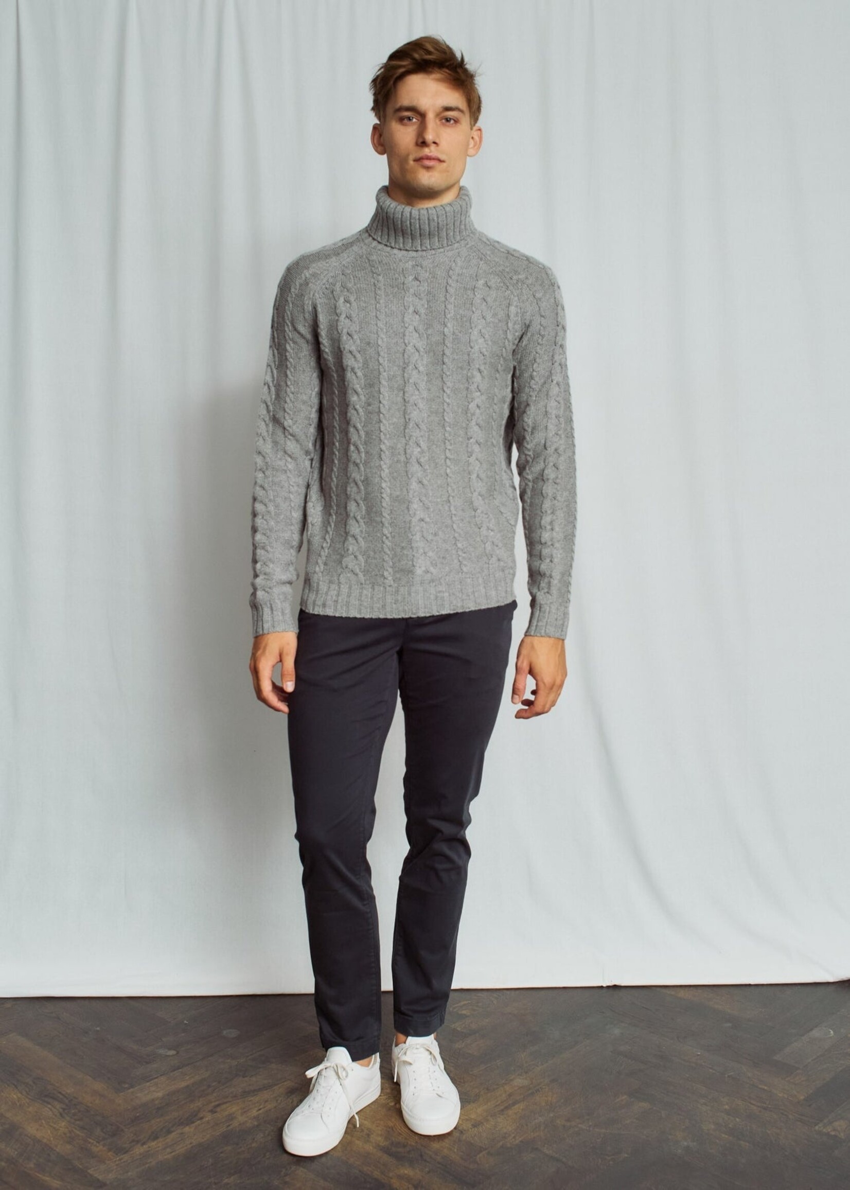 BRUUN & STENGADE Chandail en tricot de laine mérinos avec câbles pour homme-Gris