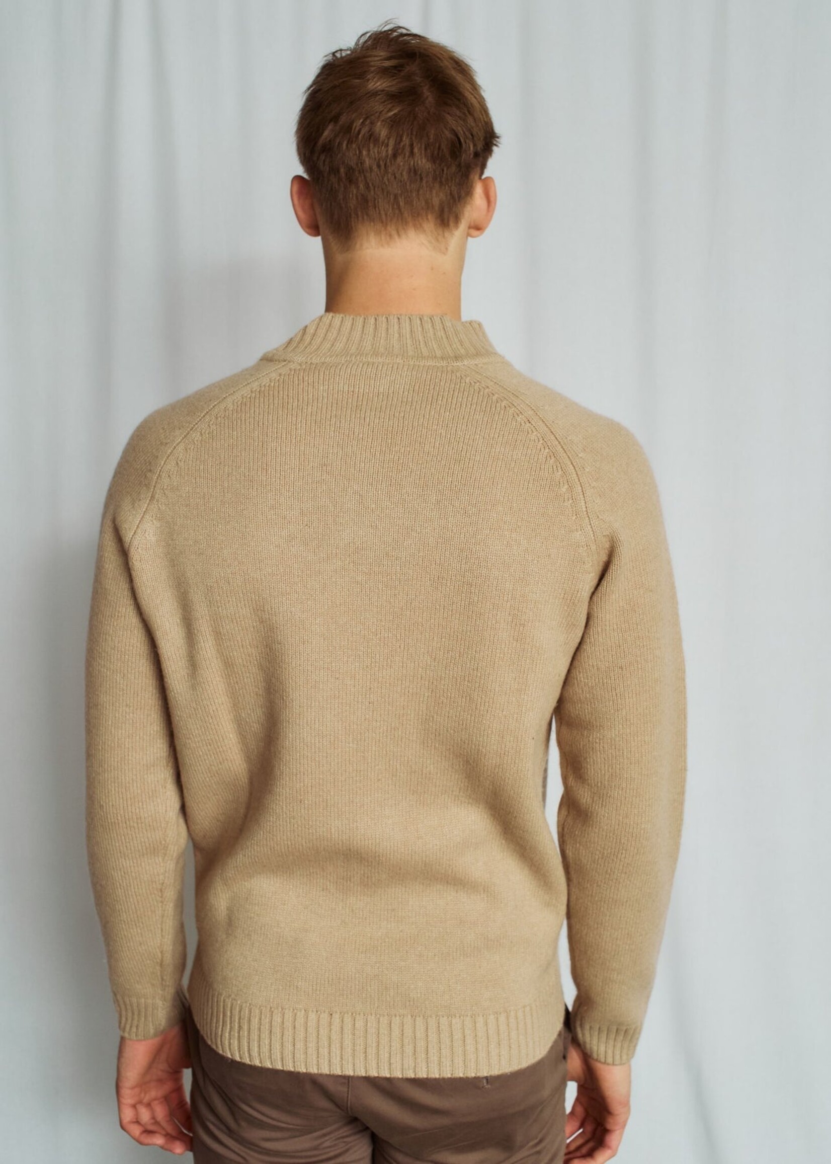 BRUUN & STENGADE Chandail col en v en laine d'agneau pour homme-Sable