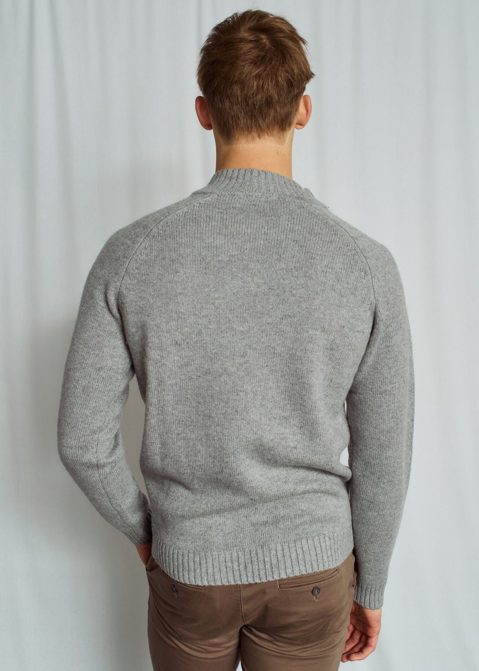 BRUUN & STENGADE Chandail col en v en laine d'agneau pour homme-Gris