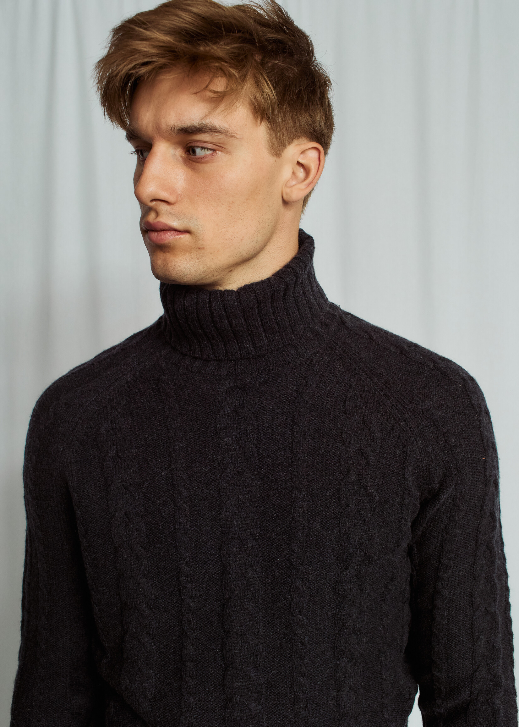 BRUUN & STENGADE Chandail en tricot de laine mérinos avec câbles pour homme-Charbon