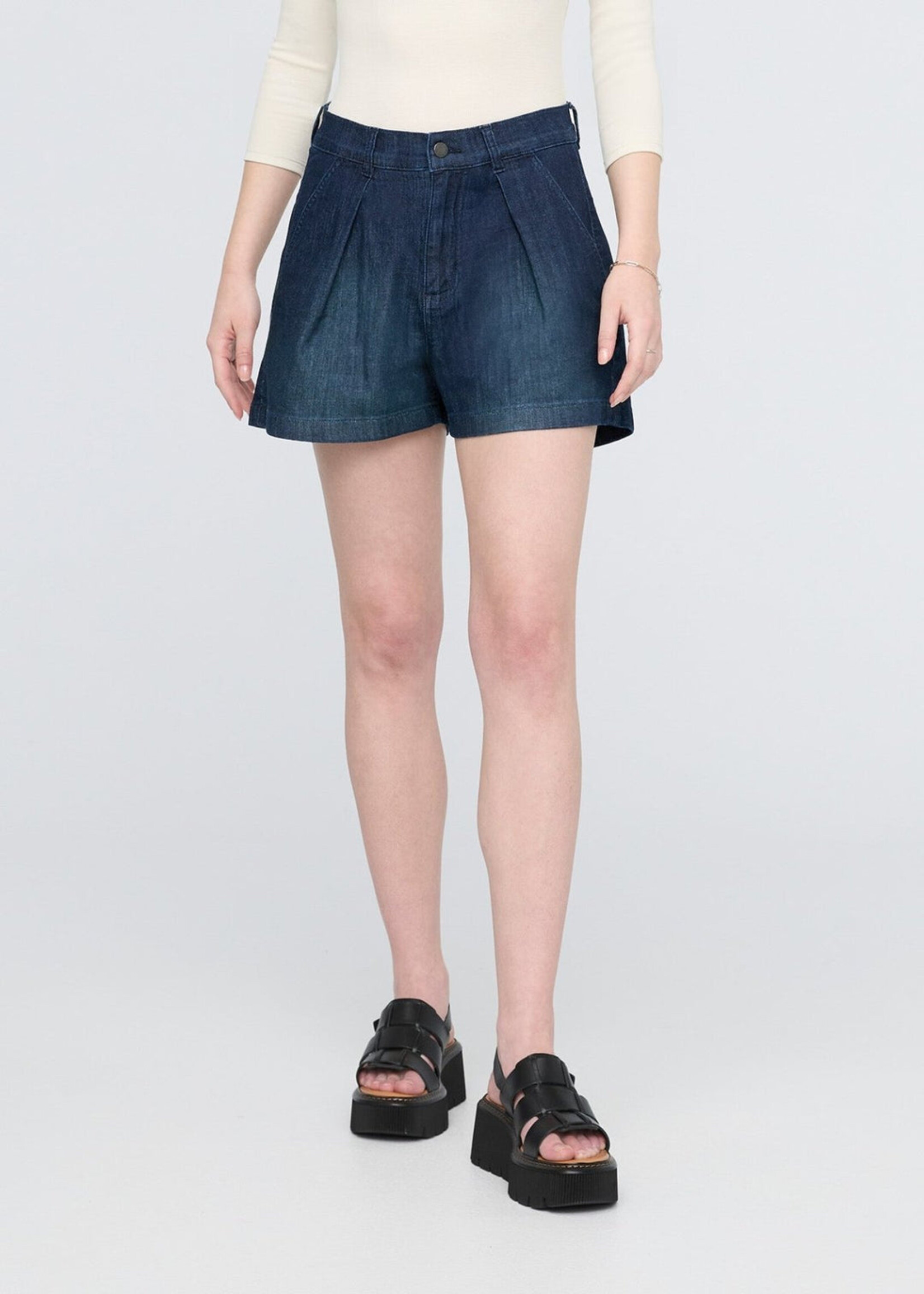 DUER Short avec plis en denim léger pour femme - 2 couleurs disponibles