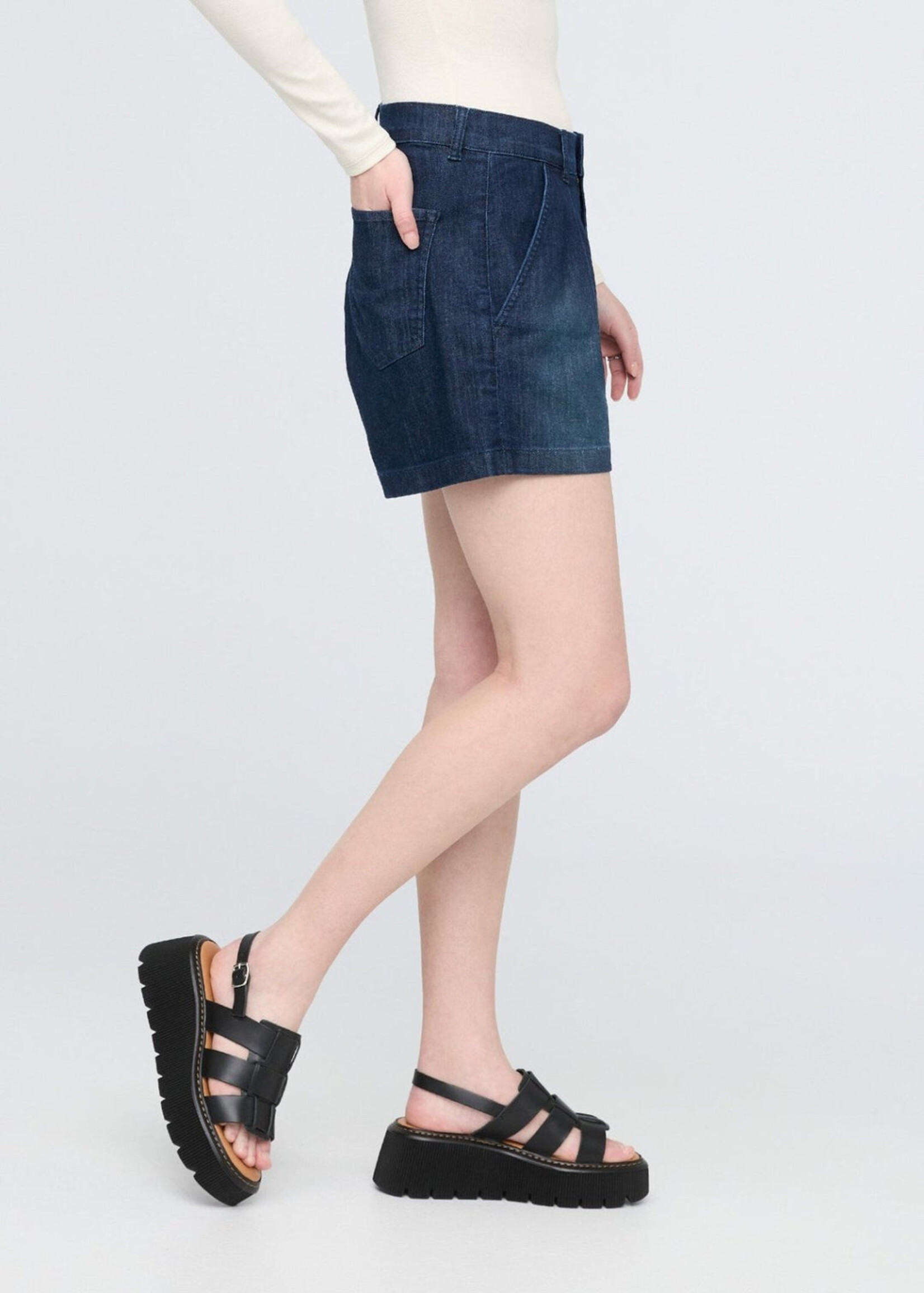 DUER Performance Denim Lite Pleated Short - Modern Rinse